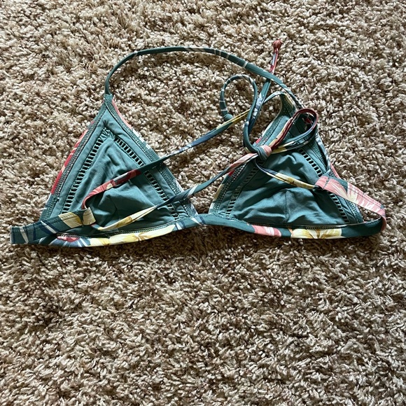 Rip Curl Tropical Floral Bikini - Green and Red Reversible - Picture 8 of 10